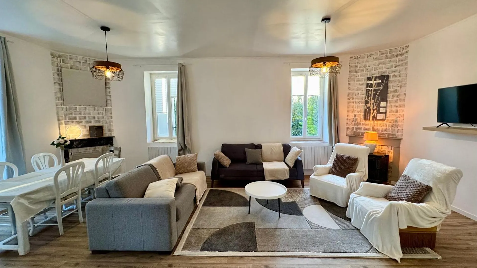 Maison 85 M2 Deux Chambres Cazeres Francie