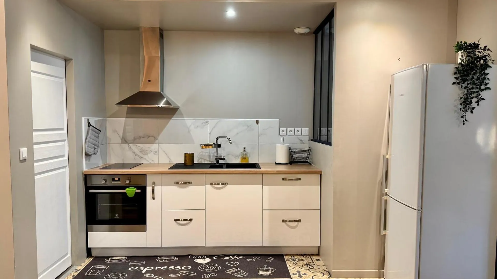 Maison 85 M2 Deux Chambres Cazeres 0*,  Francie